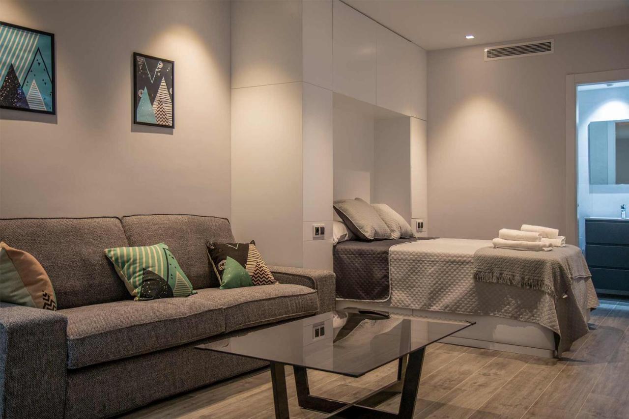 Apartamentos Vacacional En Plaza De Espana Nerja Luaran gambar
