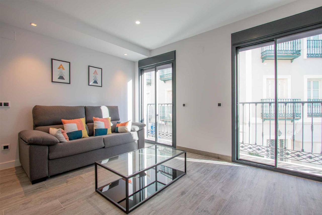 Apartamentos Vacacional En Plaza De Espana Nerja Luaran gambar